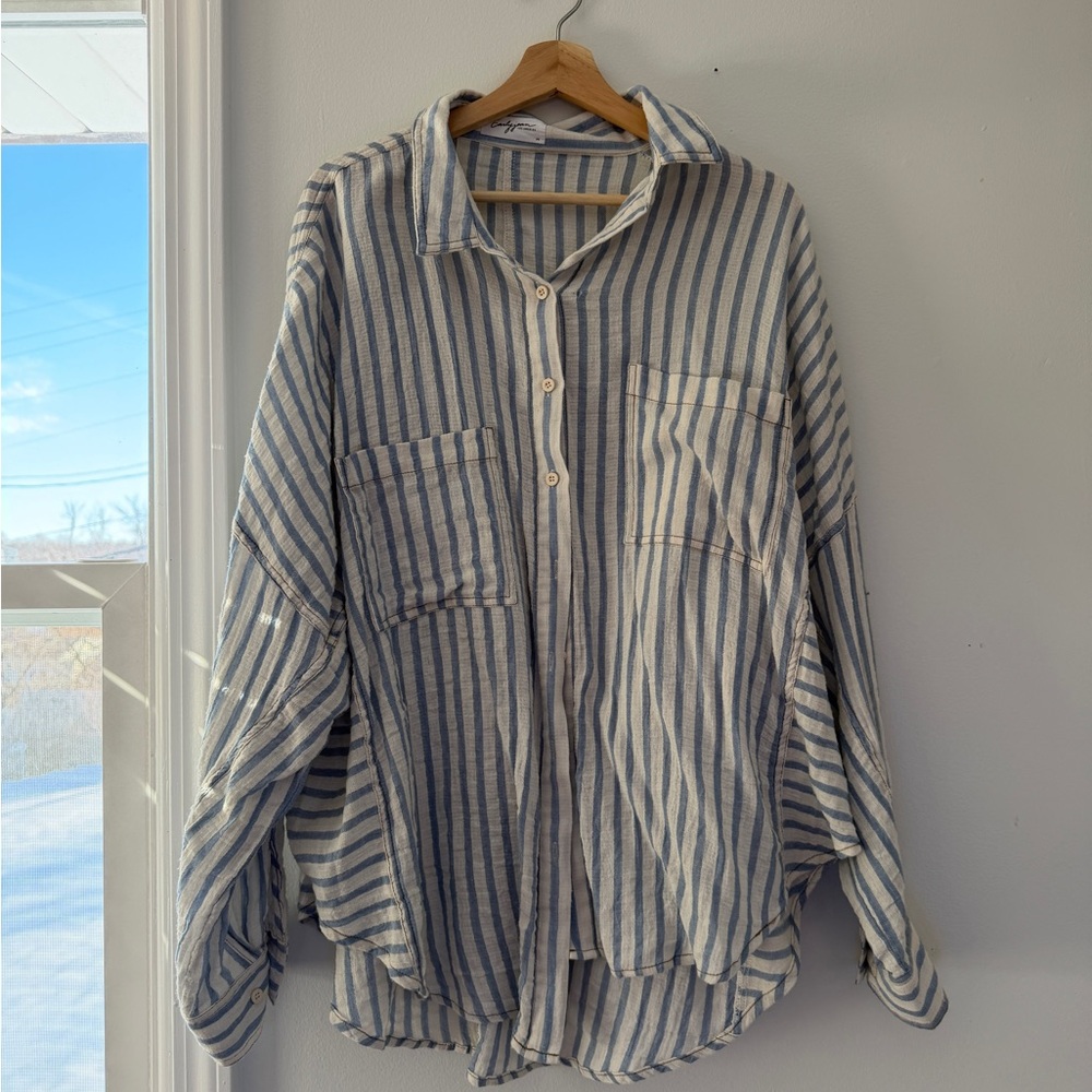 Carly Jean Los Angeles | Linen Button Down Top